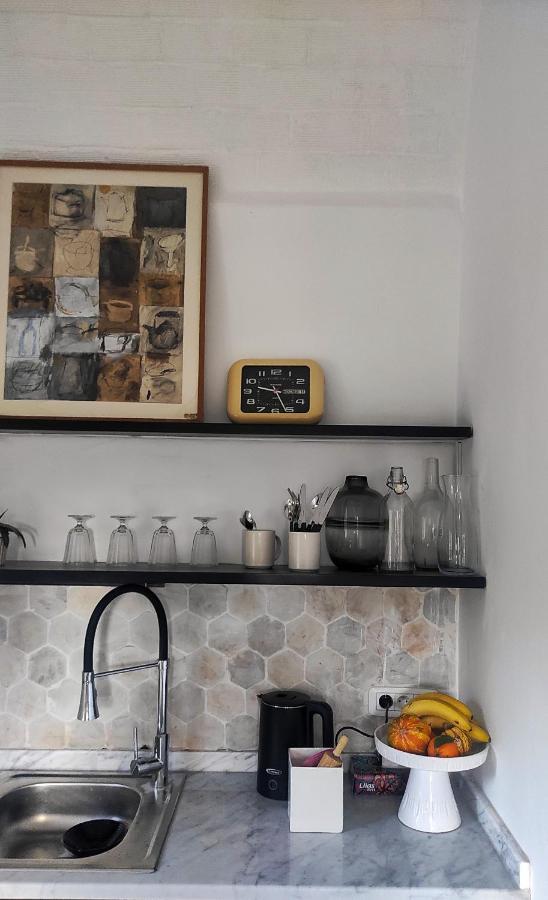 Lella Zohra, Studio Avec Piscine A Sidi Bou Said Bed and Breakfast Exterior foto